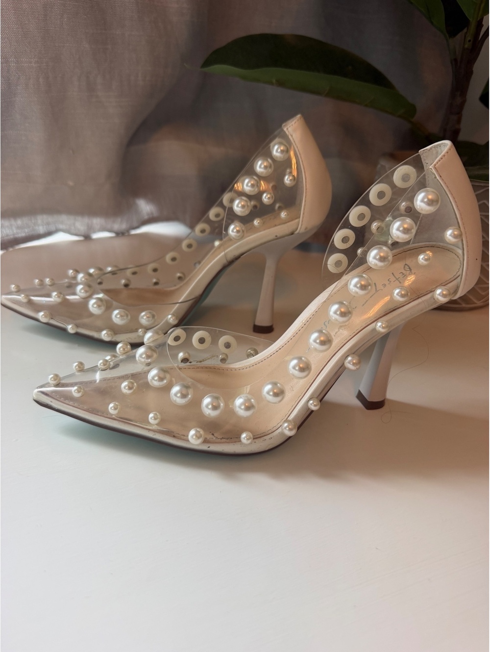 Betsey Johnson Halo Clear Pearl Heel - Picture 5 of 7